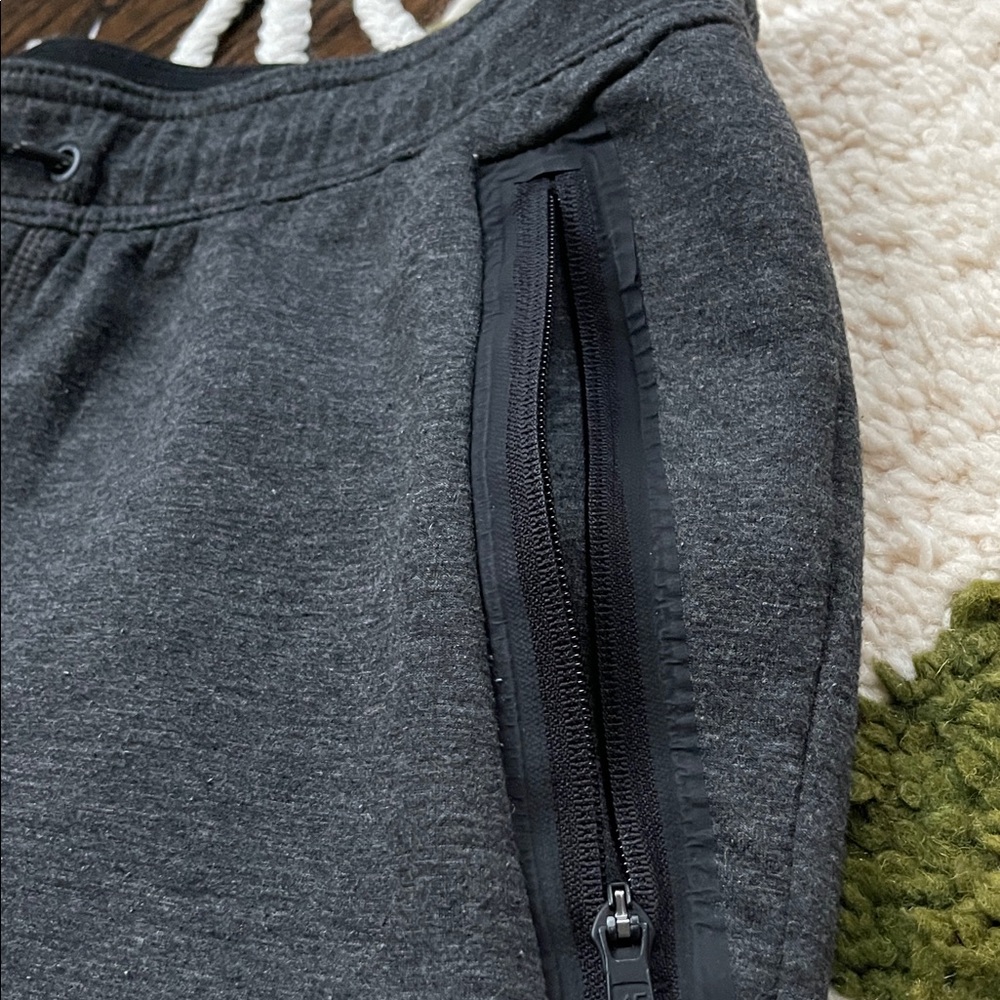 American Eagle Dark Gray Jogger Sweatpants - Picture 3 of 5